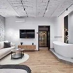 Dluga 18 Premium Z Wanna I Sauna